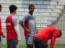 Find the latest alex apolinário news, stats, transfer rumours, photos, titles, clubs, goals scored this season and more. Emprestado Pelo Cruzeiro Meia Alex Apolinario E Regularizado Pelo Atletico Pr Atletico Pr Ge