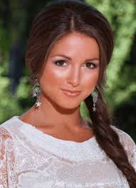 Аудитория Нюши захейтила её за новый образ на премии RU TV 😬 Зрители  певицы недовольны тем, что она перестала.. 2025