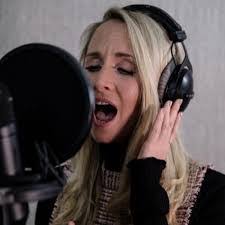 Lou Ryder's Instagram, Twitter & Facebook