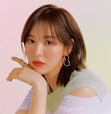 Tren rambut tahun ini masih didominasi oleh gaya rambut pendek pria, baik yang modern maupun gaya klasik. 12 Gaya Rambut Pendek Ala Artis Korea Yang Bikin Terlihat Lebih Muda Updated Bukareview