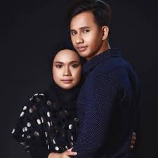 During that time, everyone assumes that dato' is famous with gimmick and many people want to follow your steps. Bekas Pembantu Peribadi Aliff Syukri Songlap Duit Pelanggan Sensasi Selebriti