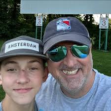 Buc-ee's Watch: The travel center is planning to build a location closer to  Evansville! Details ⬇️ Buc-ee's is now planning to build a new location  near the Kentucky-Tennessee border, in Oak Grove,