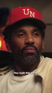 El Embajador de la Experiencia Ufologica: La Historia de David Grusch