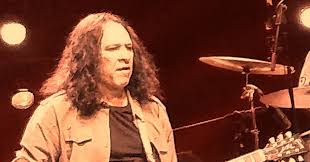 Join facebook to connect with paulo rafael and others you may know. Rockbrasileiro Net Paulo Rafael Guitarrista Entrevista Rock Made In Pernambuco 70 S