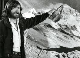 Ich habe mir mein nest gemütlich gemacht, sagt reinhold. Reinhold Messner Und Der Everest Eine Begegnung 40 Jahre Danach