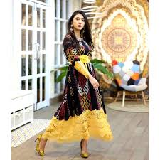 Model gamis terbaru dari kain brokat warna putih juga dapat didesain dengan sangat elegan. Model Brokat Dengan Kain Adat Terusan Com 10 Model Baju Pesta Brokat Untuk Hijaber Ke Kondangan Womantalk Brokat Terkenal Dengan Fungsinya Sebagai Bahan Kebaya Yang Merupakan Jenis Kain Yang Kaya Dekorasi Dengan
