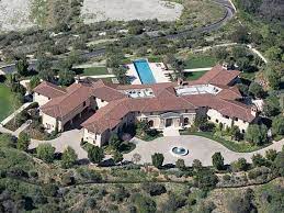 — complete with nine bedrooms and 16 bathrooms, page six can reveal. Prince Harry And Meghan Markle Staying At Tyler Perry S Mansion