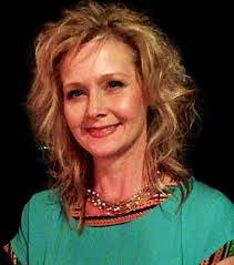 Lenore Hill's Instagram, Twitter & Facebook