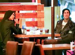 After months of tension, kris plans a getaway to palm springs but a fight between kendall and kylie derails the trip. Kourtney Kardashian And Travis Barker Have A Playful Thumb War On Date E Online
