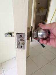 Jom kita lihat tutorial ganti tombol pintu yang disediakan oleh ariff fadzlie mohtar. Tombol Pintu Rosak Jangan Biarkan Bimbang Ada Yang Terkunci Dari Dalam Gantikan Segera Dengan Mudah Ikut Step Ni Keluarga