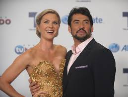 Il commence sa carrière à la télévision mexicaine dans des telenovelas, ces feuilletons quotidiens, généralement diffusés en soirée. Sonya Smith Gabriel Porras Sonya Smith And Gabriel Porras Photos Zimbio