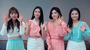 브레이브걸스는 브레이브엔터테인먼트 소속으로, 2016년 데뷔한 2기 멤버 민영, 유정, 은지, 유나로 구성된 4인조 걸그룹이다. Brave Girls V Live Channel Open Mykpop Tv