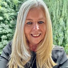 Michele Myer's Instagram, Twitter & Facebook