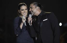 El candidato del pp a las elecciones catalanas, alejandro fernández, ha advertido este sábado de que la conformación de un tripartito entre erc, psc y los comuns tras los comicios sería una alianza de la supervivencia del presidente del gobierno, pedro sánchez. Camila Fernandez Y Su Carrera Musical Persigue Sus Suenos Pudahuel