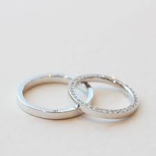 シンプル と見せかけて天面にダイヤが輝くエッジの効いた結婚指輪 marriage wedding ring bridal k18 pt900 マリッジリング 結婚指輪 オーダーメイド コンビカラー ウエディング ith イズマリッジ 結婚指輪 結婚指輪 オーダーメイド 指輪