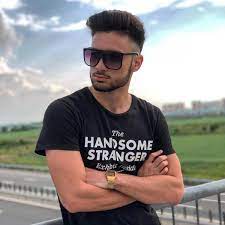 7 august 1988, constanța) un este vlogger, compozitor, dansator și cântăreț român. Ochelari De Soare Ochelari Vintage Kardashian Negri Ochelarivintage