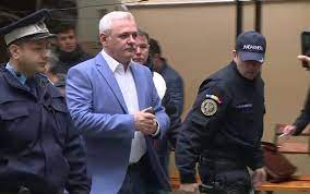 Liviu dragnea așteaptă luni pronunțarea sentinței definitive în dosarul angajărilor fictive de la în primă instanță, dragnea fusese condamnat la 3 ani și 6 luni de închisoare cu executare, dar a atacat. Liviu Dragnea A Iesit O Zi Din Inchisoare Ce A FÄƒcut In Cele 24 De Ore De Libertate Stirileprotv Ro