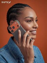 Sarah Mafféïs x RhinoShield 🤎 A few photos from my collaboration with  @rhinoshield ! Also… Black Friday is coming