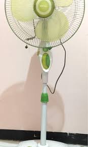 Desain rumah yang bagus plus keserasian dengan pintu geser jenis ini menjadikan rumah anda terlihat lebih memukau. Kipas Angin Miyako Model Berdiri Perabotan Rumah Di Carousell