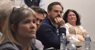 Unit 5 presents referendum case to local business leaders