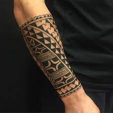Maori Tattoos Being Done Maoritattoos Tribal Forearm Tattoos Tribal Tattoos Maori Tattoo