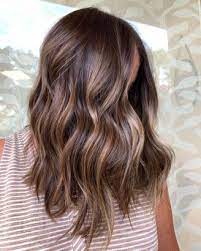Balayage sur cheveux chatain clair elegant balayage cheveux brun. Quelles Seront Les Colorations Tendance En 2021