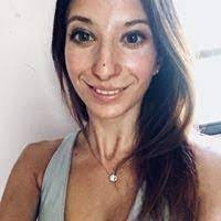 Elly Derr's Instagram, Twitter & Facebook