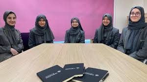 Elley Davies porn- plus her incredible physical form