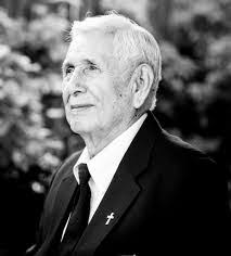 Vincent Hennigan's Instagram, Twitter & Facebook