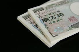 お金を使うのが怖い そう思ってしまう人の特徴について ログクリップ