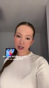 Ruby Humphreys's Instagram, Twitter & Facebook