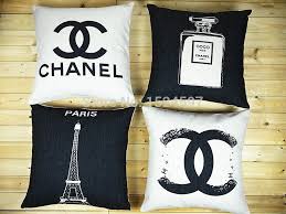 Propre Fraiche Et Design Minimaliste Petit Logo Logo Parfume Vent Livre Taie D Oreiller En Coton Coussin Coussin Canape Fenetres Et Dans Co Arredamento Ragazze