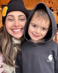 Nicole Wisner's Instagram, Twitter & Facebook