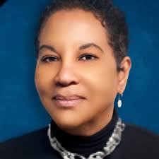 Dinner theater with my talented daughters Rhonda Ross, Tracee Ellis Ross &  Chudney Ross this past Christmas ❤️ singing a childhood song my sister Rita  taught them.