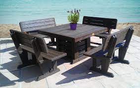 The Recycled Plastic Garden Furniture That Is Used For The Garden Is Used By The Majority For Its Practicality And Resistance To Stay Out In The Open Rumah Ide