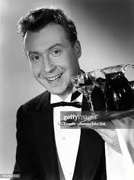 Alexander Kellner's Instagram, Twitter & Facebook