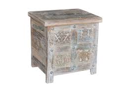 Der couchtisch vintage besitzt eine hervorragende verarbeitung und hat einen ganz eigenen besonderen stil. Truhencouchtisch Shabby Chic 45 45 35 Cm Daslagerhaus Online Shop