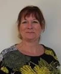 Nurse slammed for yelling at carer for wearing her scrubs in a shop is  backed by nursing body