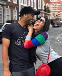 لوكاس مورا ولاريسا سعد لاريسا من ساو باولو حيث التقت بلوكاس. Ø§Ù„Ø¨Ø±Ø§Ø²ÙŠÙ„ÙŠ Ù„ÙˆÙƒØ§Ø³ Ù…ÙˆØ±Ø§ Ù†Ø¬Ù… ØªÙˆØªÙ†Ù‡Ø§Ù… Ø¨Ø§Ø¨Ø§Ø±Ø§ØªØ²ÙŠ Ø§Ù„ÙƒÙˆØ±Ø© Facebook