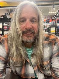 Jason Looper's Instagram, Twitter & Facebook