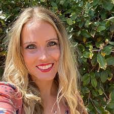 Donna Bargo's Instagram, Twitter & Facebook