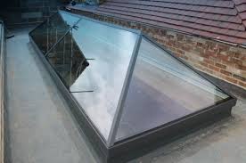 It is best to choose a light color metal such as white, light bronze, beige, peach, light green or blue, if you live in a region that has a lot of sun and a hotter climate. 5 Complete Cool Tricks Flat Roofing Edge Roofing Garden Night Roofing Garden Night Roofing Colors Shutters Pitched Roof Lantern Roof Light Lantern Roof Light