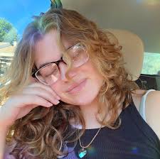 Hey everyone, I'm trying to find an orange soda that is free from dyes,  anyone got any suggestions where I could pick up some?