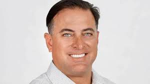 ○EMPLEADOS COJIERON DESEMPLEO MIENTRAS...