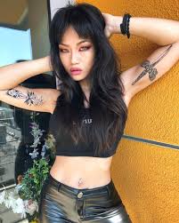 Kiki Wong - Free pics, galleries & more at Babepedia