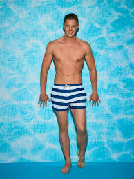 Alex shot to fame on love island in 2018, but failed to find love. Love Island Dr Alex George Defends Decision To Abandon Nhs Role To Compete On Show Huffpost Uk