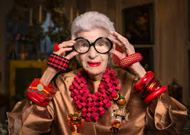 Aug 27, 2021 · iris apfel fêtes 100th birthday with makeup collaboration. Iris Apfel In Paris Blonde Magazine