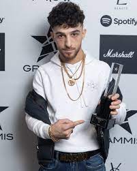 Видео канала grammis, ( 12 видео ). Jireel Z E Och Imenella Tog Hem Stora Priser Pa Grammis Se Alla Vinnare Har Kingsizemag Se Svensk Rap Hiphop Musik Dans Klader Artister Tv