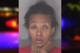 Larita Moore's Instagram, Twitter & Facebook