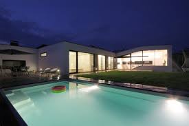 Modern minimalist home black and white 2020 ideas. Truly Modern House Design With Cool Interior In Black And White Colors Digsdigs